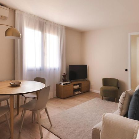 C211 Barcelona Apartments Екстер'єр фото