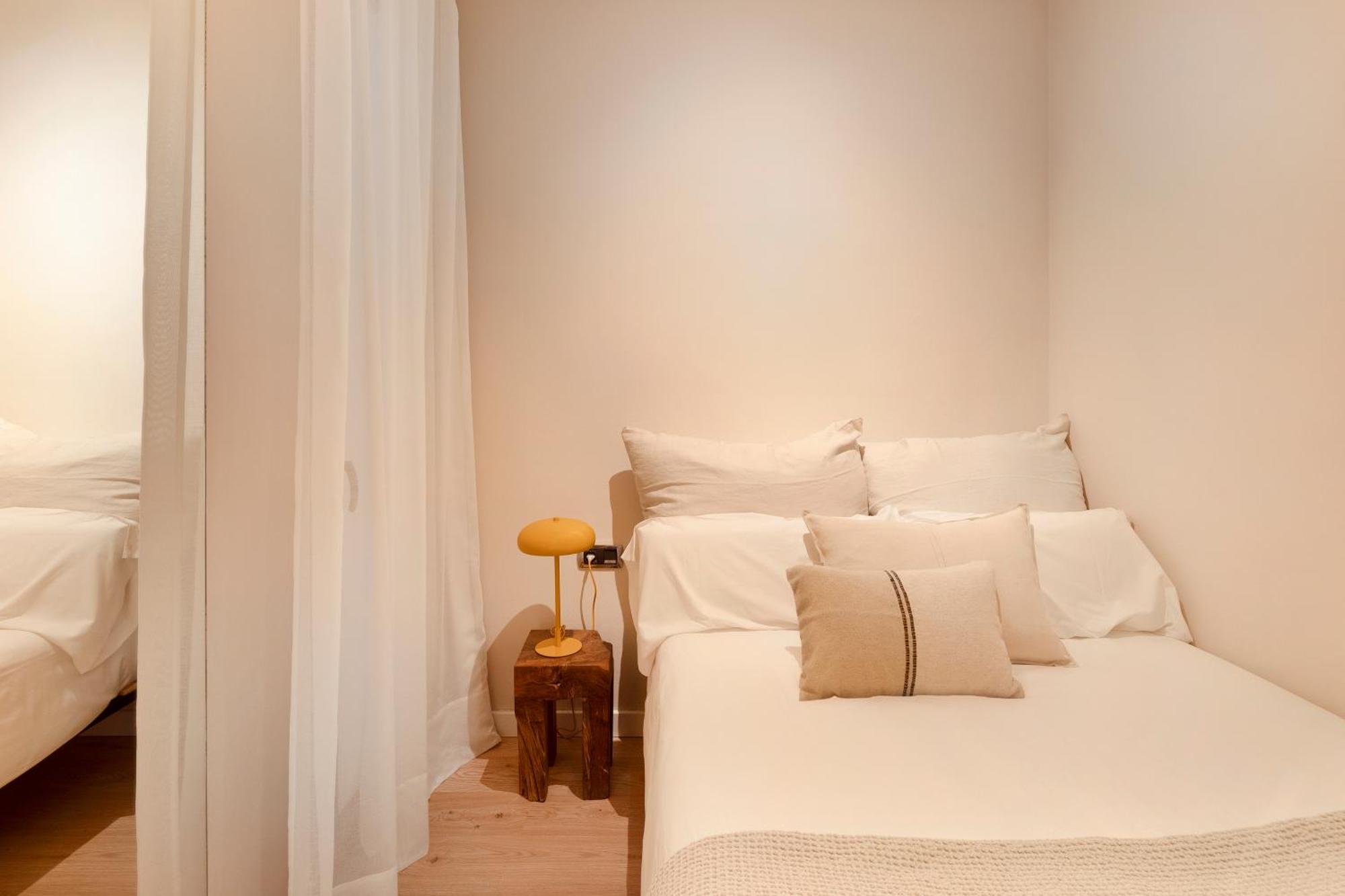 C211 Barcelona Apartments Екстер'єр фото