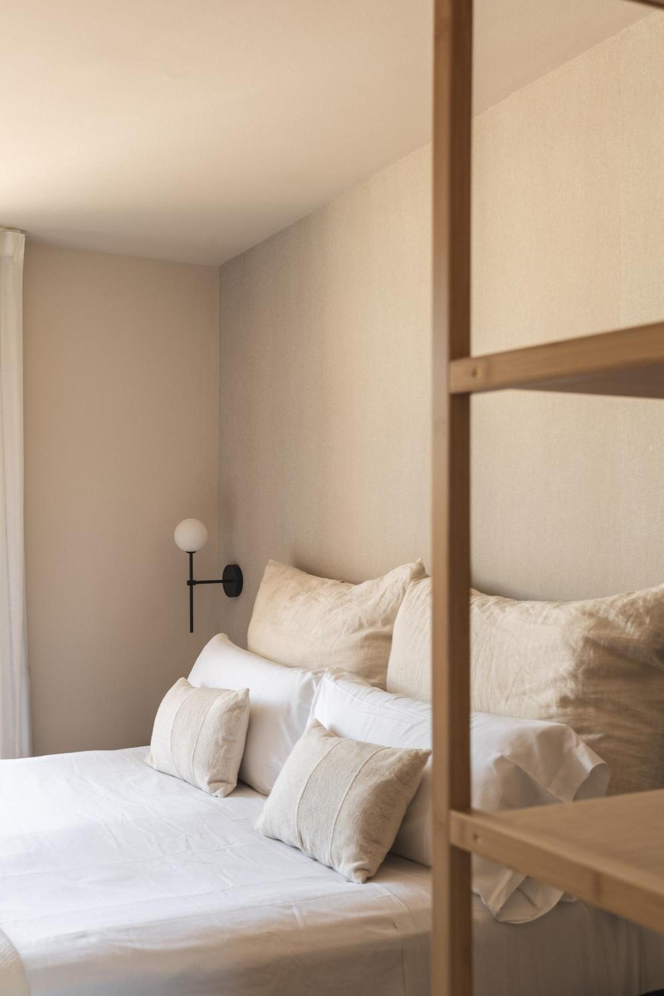 C211 Barcelona Apartments Екстер'єр фото
