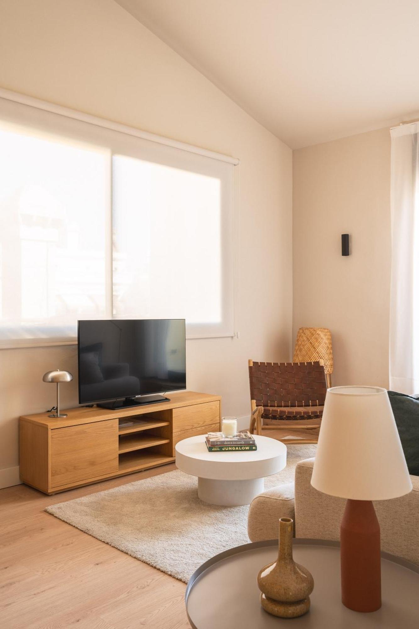 C211 Barcelona Apartments Екстер'єр фото