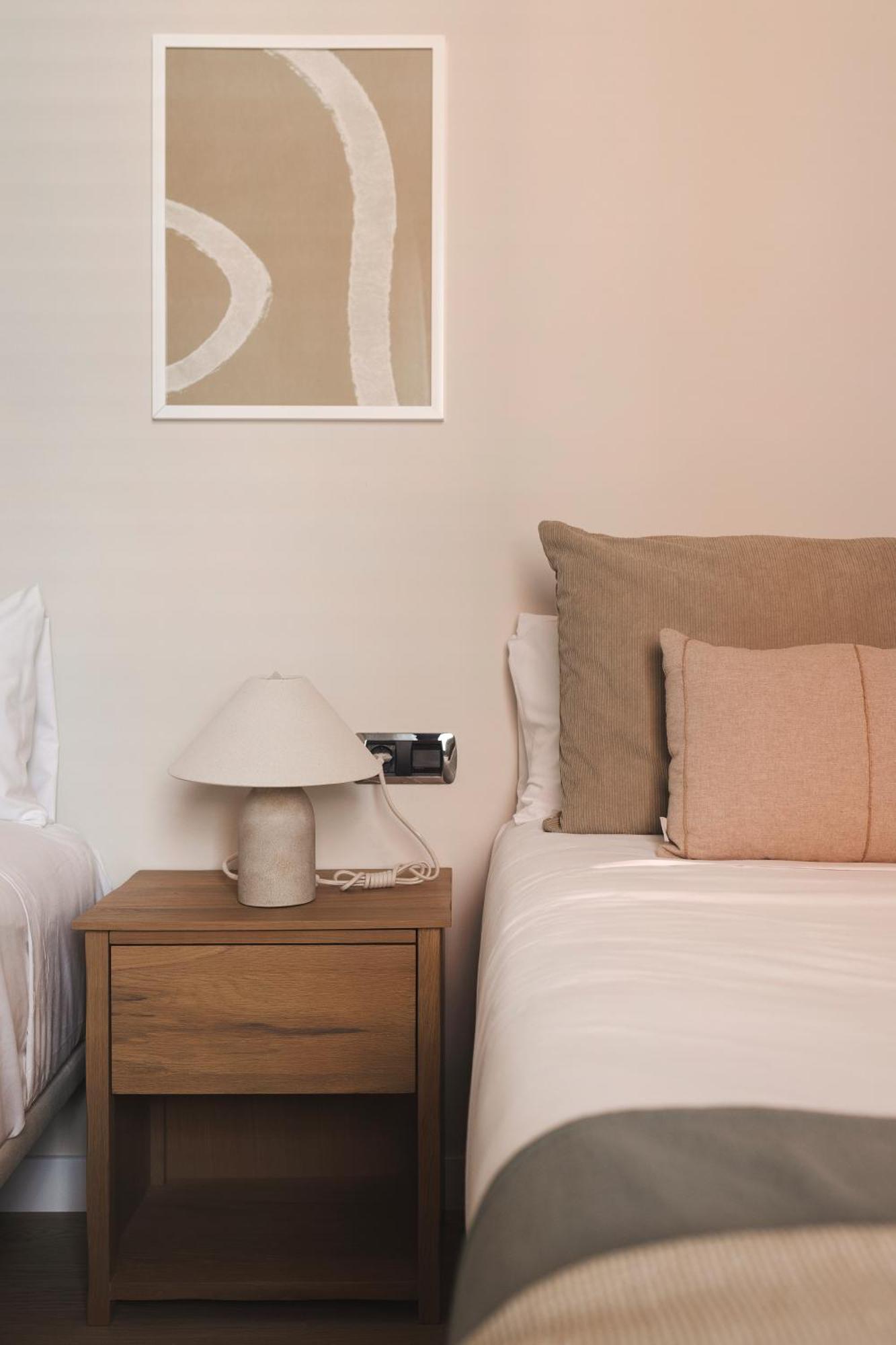 C211 Barcelona Apartments Екстер'єр фото