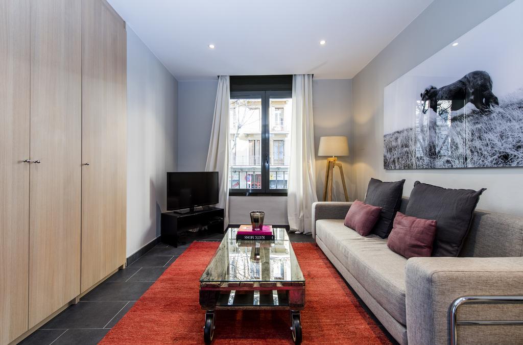 C211 Barcelona Apartments Екстер'єр фото