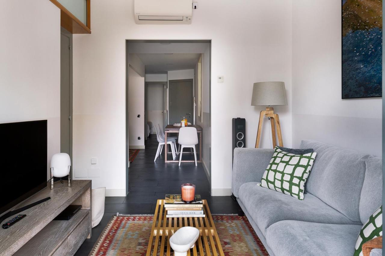 C211 Barcelona Apartments Екстер'єр фото